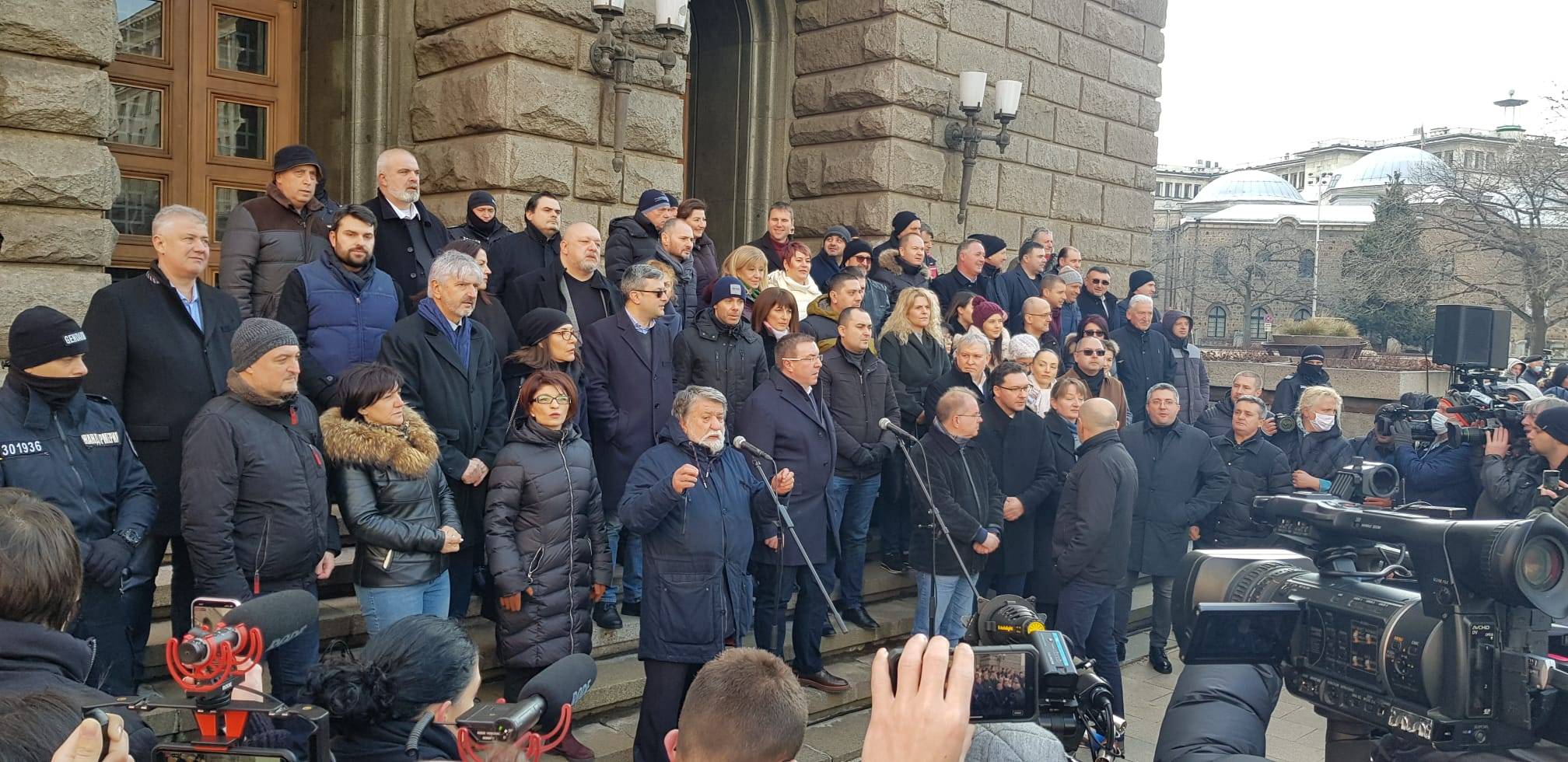 Вежди Рашидов говори на протеста Вежди Рашидов говори на протеста